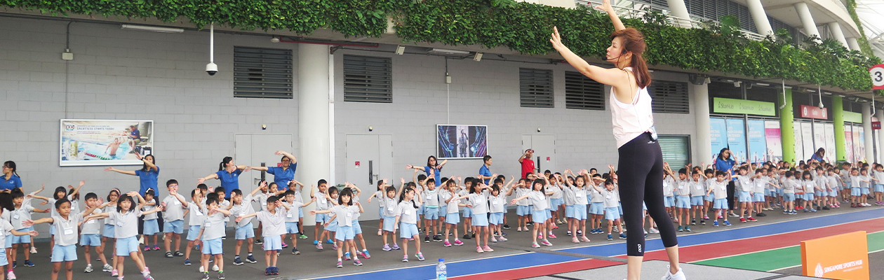 Star Learners_Blog Piece_teacher instructing her students on an outdoor activity